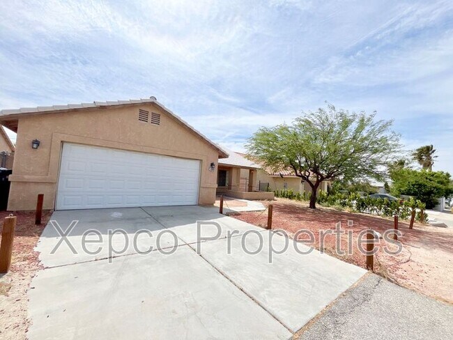 Building Photo - 16040 Via Vista