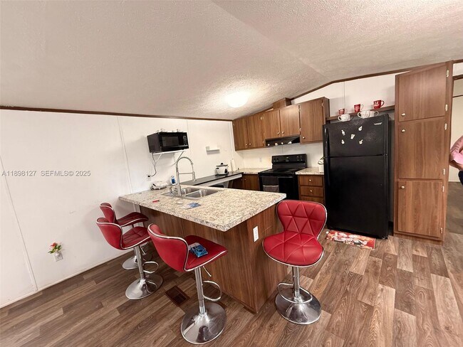 Building Photo - 751 Appaloosa Ave