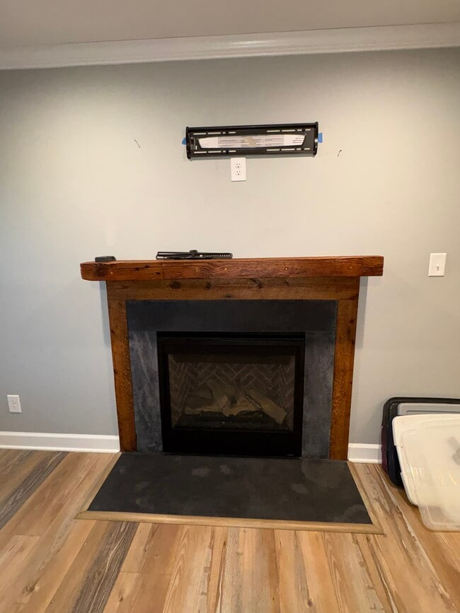 Building Photo - 901 James St