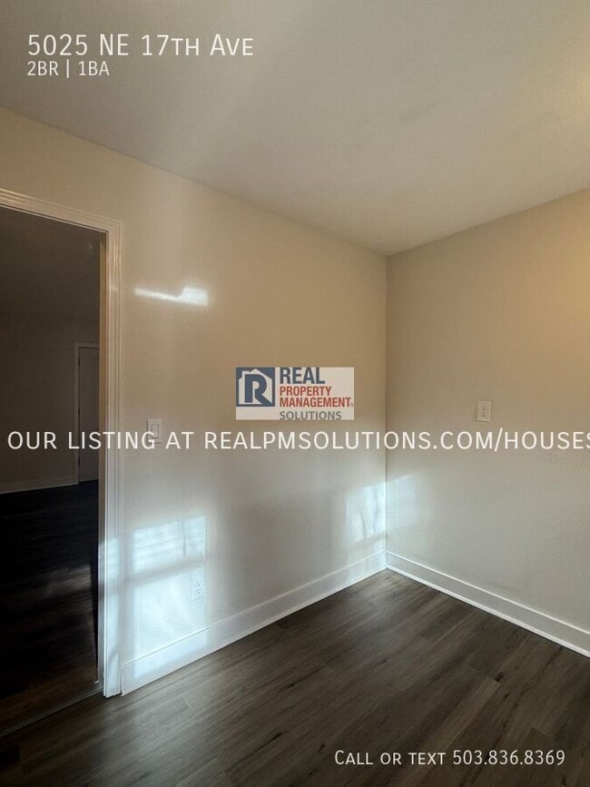 Building Photo - 5025 NE 17th Ave