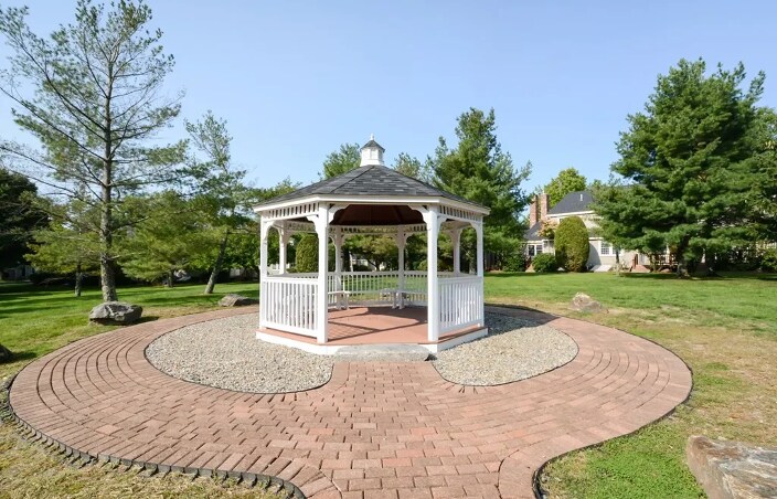Building Photo - 61 Harrington Farms Way