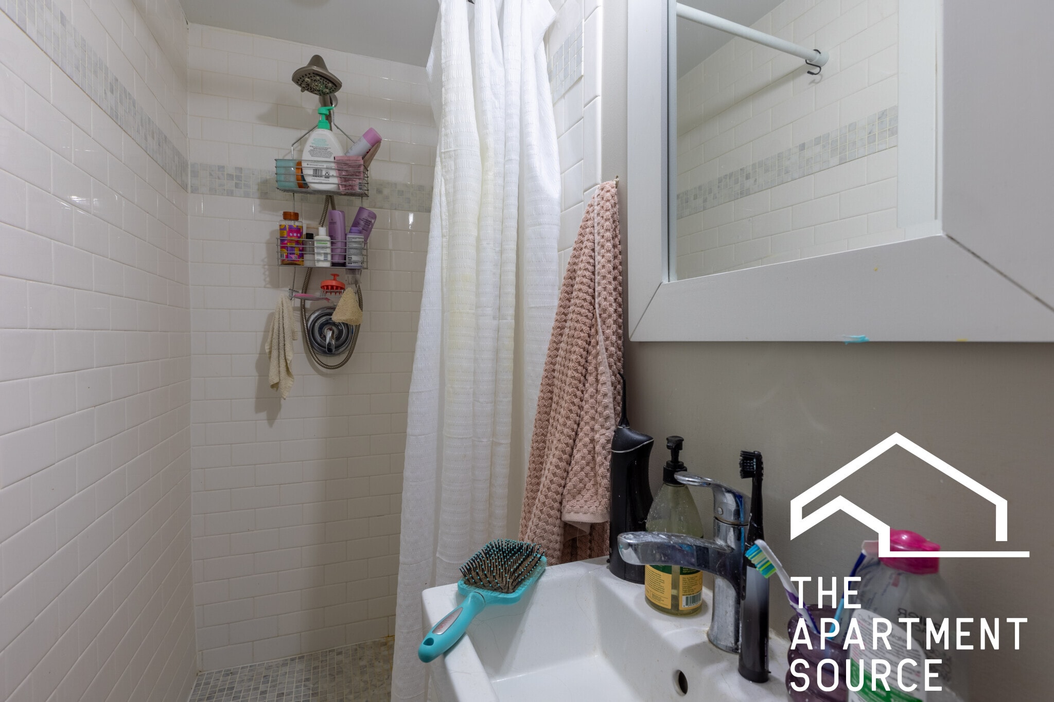 Building Photo - 2449 N Ashland Ave