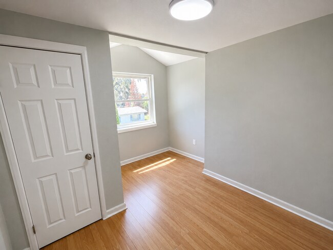 Building Photo - 837 Lafayette Ln