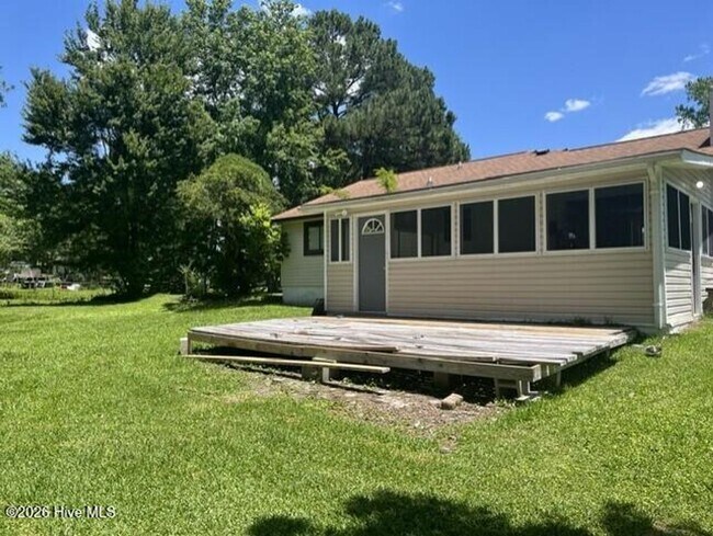 Building Photo - 1312 Wolf Swamp Rd