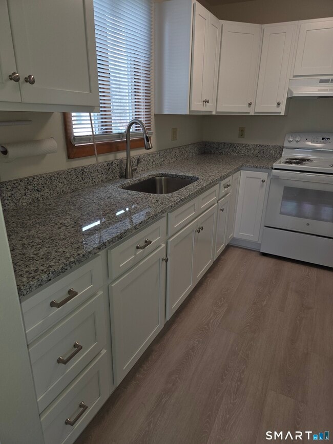 Building Photo - 30 Nichols Ln