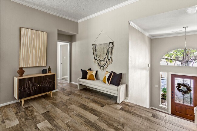 Building Photo - 170 April Cove