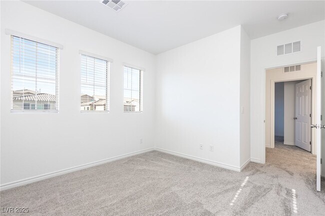 Building Photo - 8142 Skye Vineyard Dr