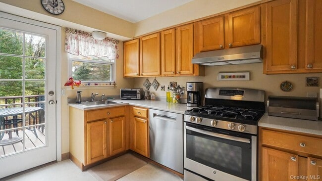 Building Photo - 100 E Sunnyside Ln