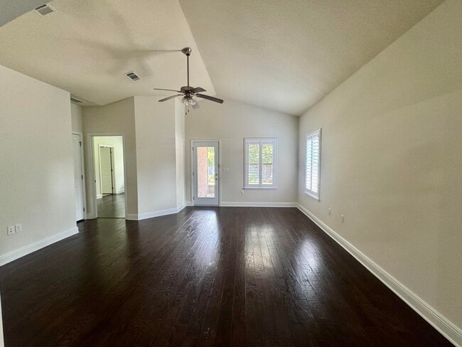 Building Photo - 256 Cocobolo Dr