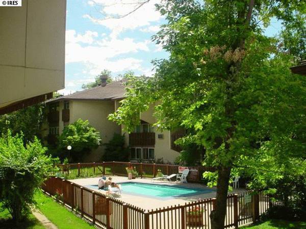 Building Photo - Beautifully Renovated Condo With Huge Balcony!