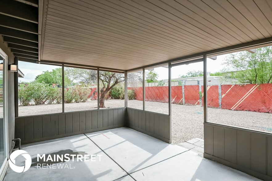 Building Photo - 3434 S Manitoba Ave