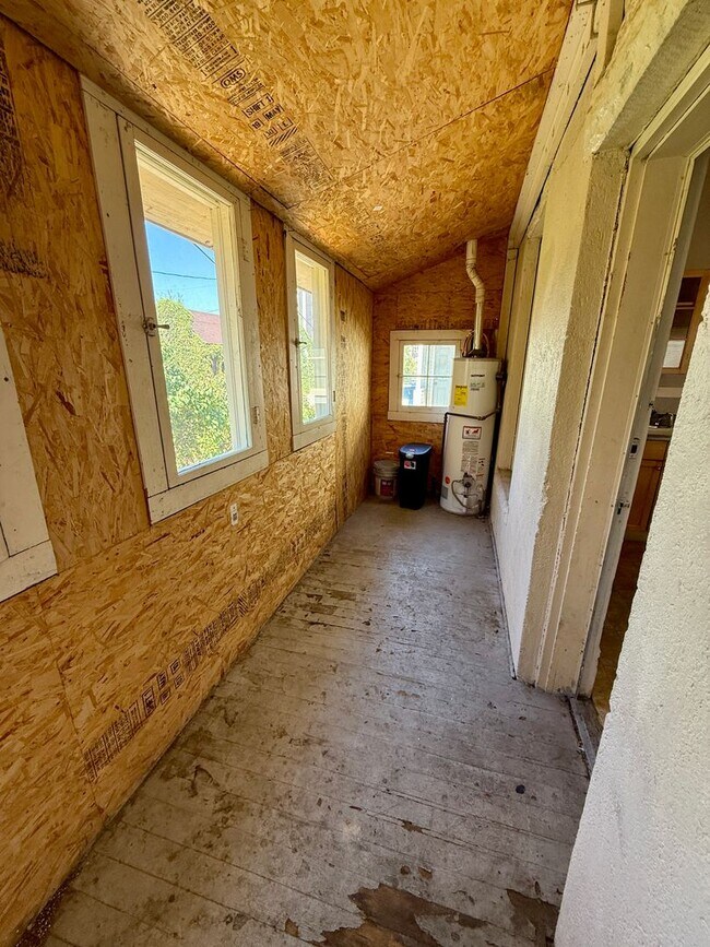 Building Photo - Downtown Boise-Located close to everything!!