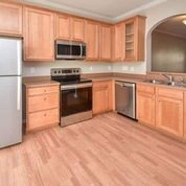 Building Photo - Lovely, Move in Ready 2 Bedroom in Stallin...