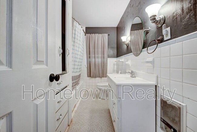 Building Photo - 2200 Downing St