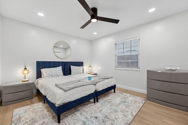 Building Photo - 800 Tropic Isle Dr