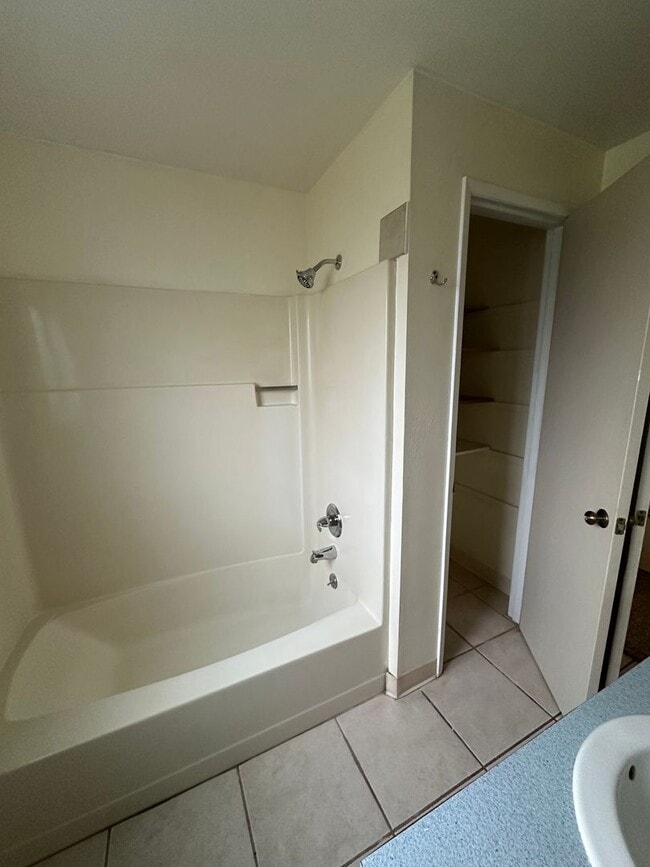 Building Photo - 2 bed / 1 Bath in Warrenton