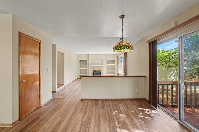 Building Photo - Spacious 5 Bedroom Home with Fenced Yard & 2 Car Garage
