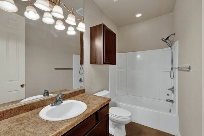 Building Photo - 388 E faust, B