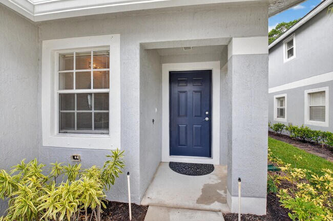 Building Photo - 16206 Sierra Palms Dr