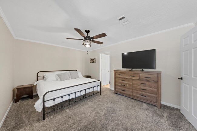 Building Photo - Updated Baylor Bubble Home