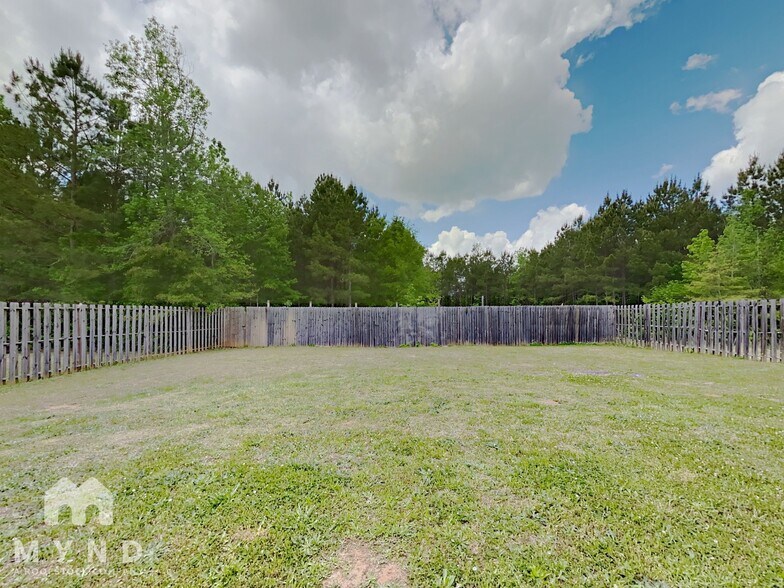 Building Photo - 180 Bramble Bush Trail