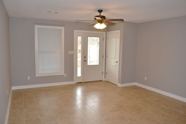 Building Photo - East Gate Area | Home | Unfurnished