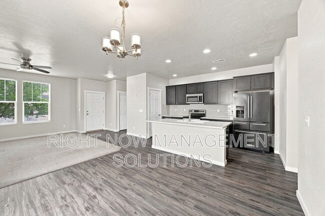 Building Photo - 10043 W Campville St