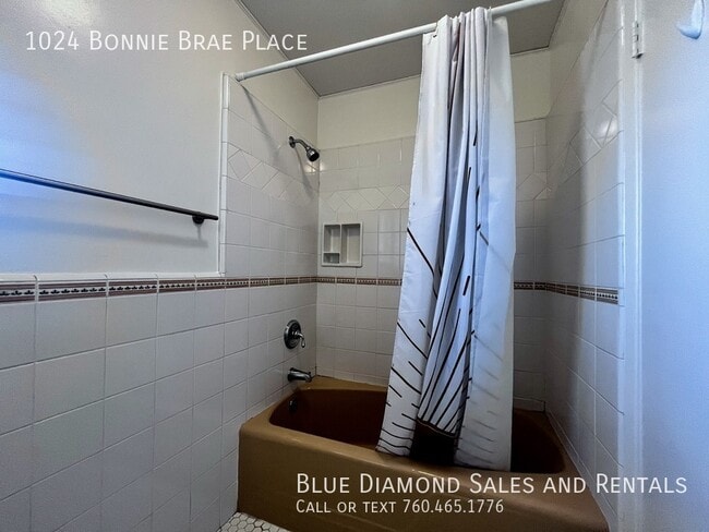 Building Photo - 1024 Bonnie Brae Pl