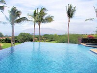 Building Photo - Luxury Living with Ocean Views in Wailea a...