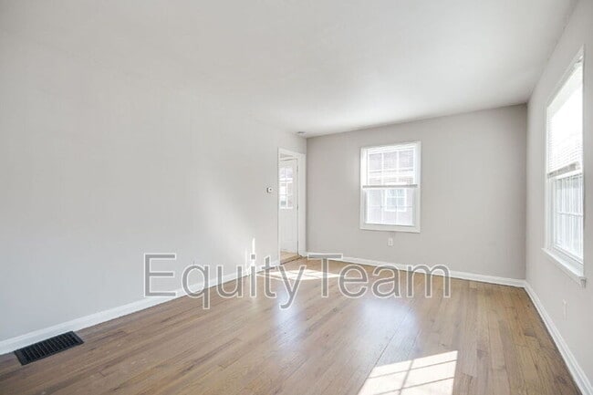 Building Photo - 3918 Odin Ave