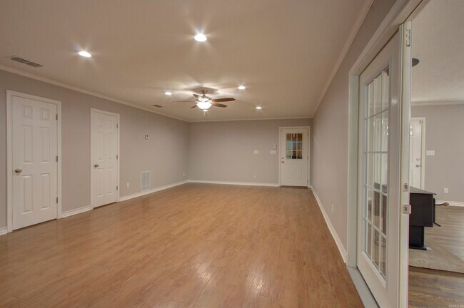 Building Photo - 720 Tennessee Acres Dr