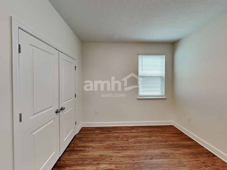 Building Photo - 1240 Tan Tara Trl