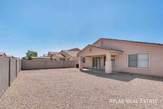 Building Photo - Beautiful 4 bedroom with 3 car garage in T...