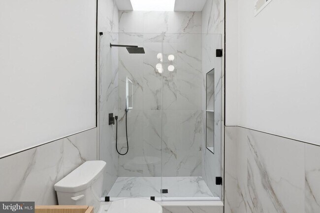 Building Photo - 203 S 13th St