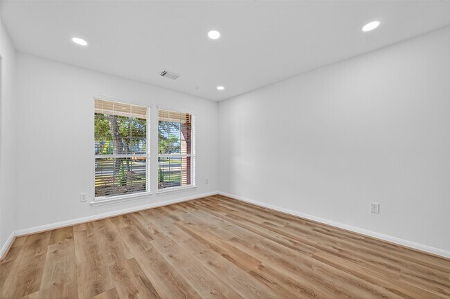 Building Photo - 17422 Bending Post Dr