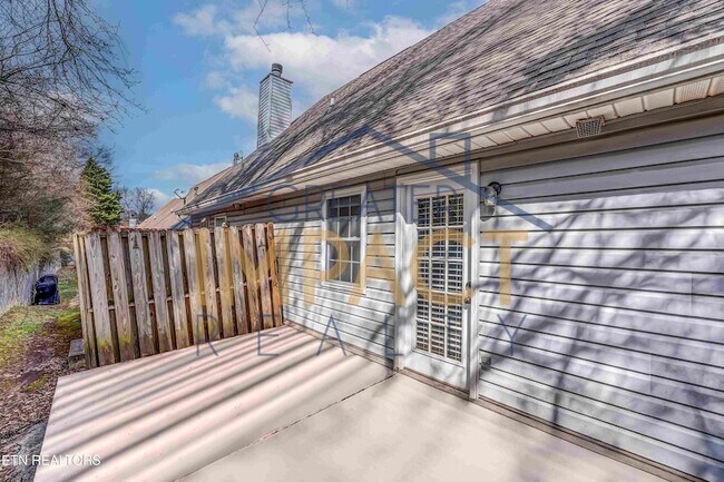 Building Photo - 1045 Blinken St