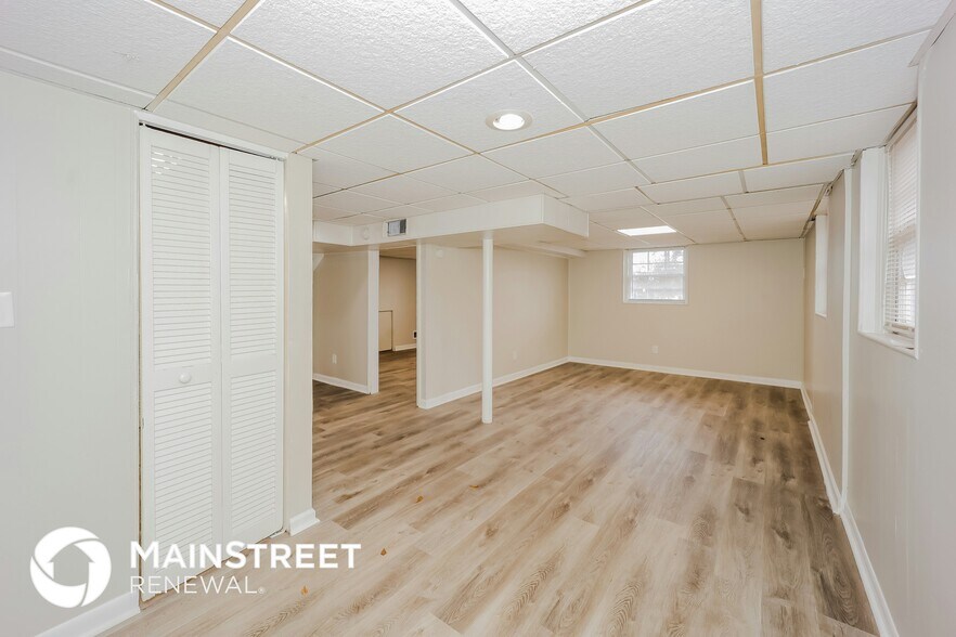 Building Photo - 6937 Doncaster Rd