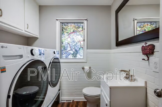 Building Photo - 1917 N Edgemoor St