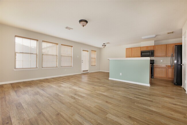 Building Photo - 1122 Americana Dr