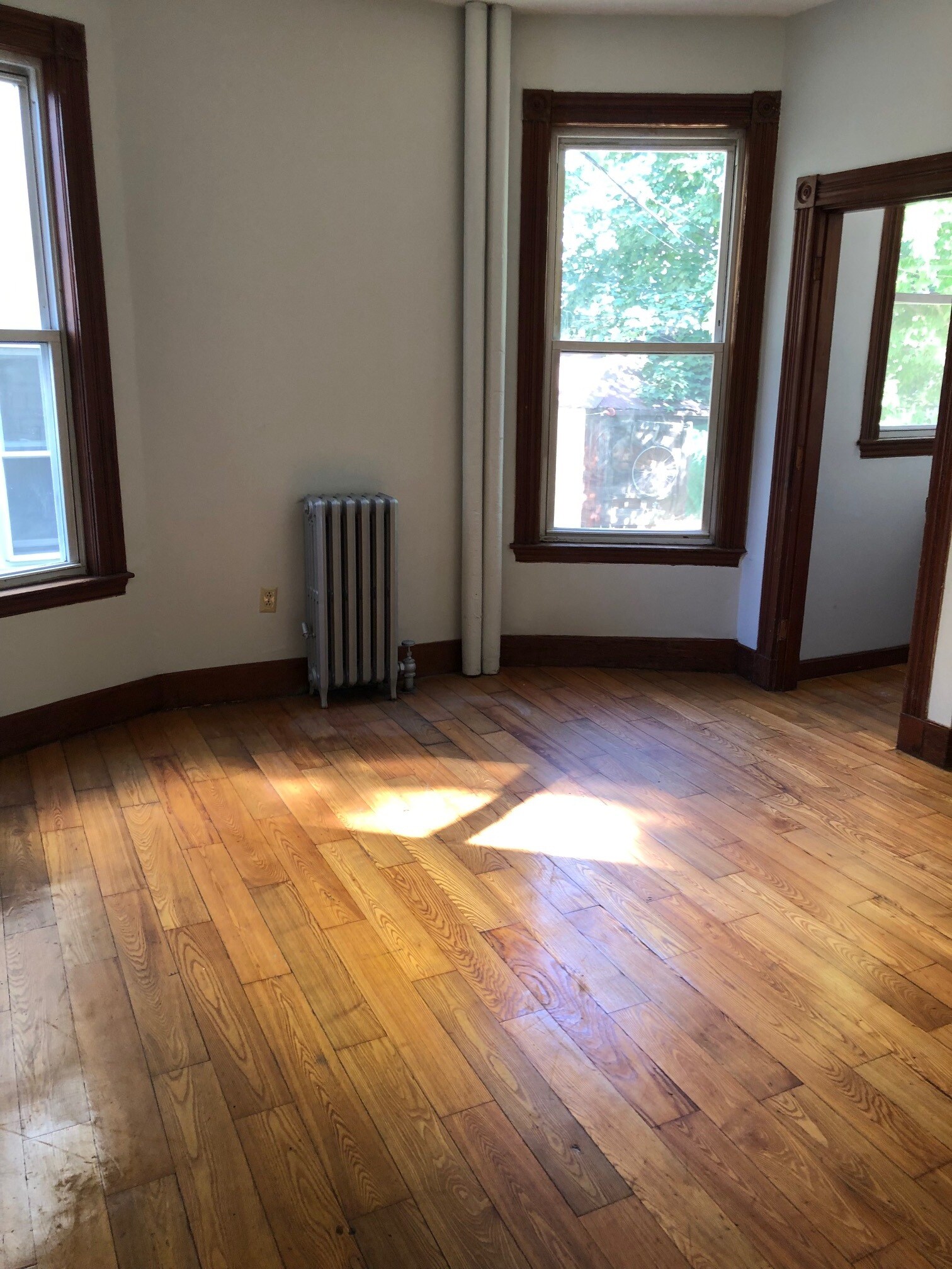 Building Photo - 336 Centre St