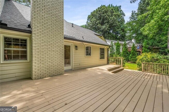 Building Photo - 229 Devonwood Dr