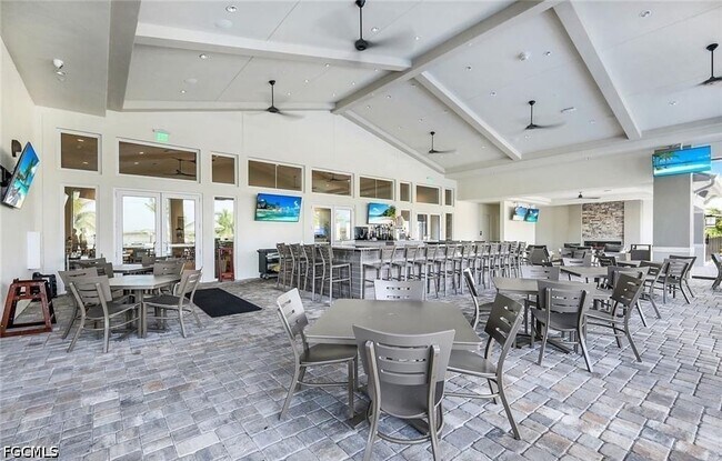 Building Photo - 14255 Pine Lodge Ln