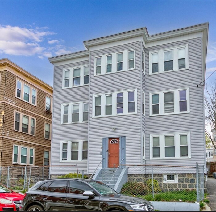 Building Photo - 15 Mora St