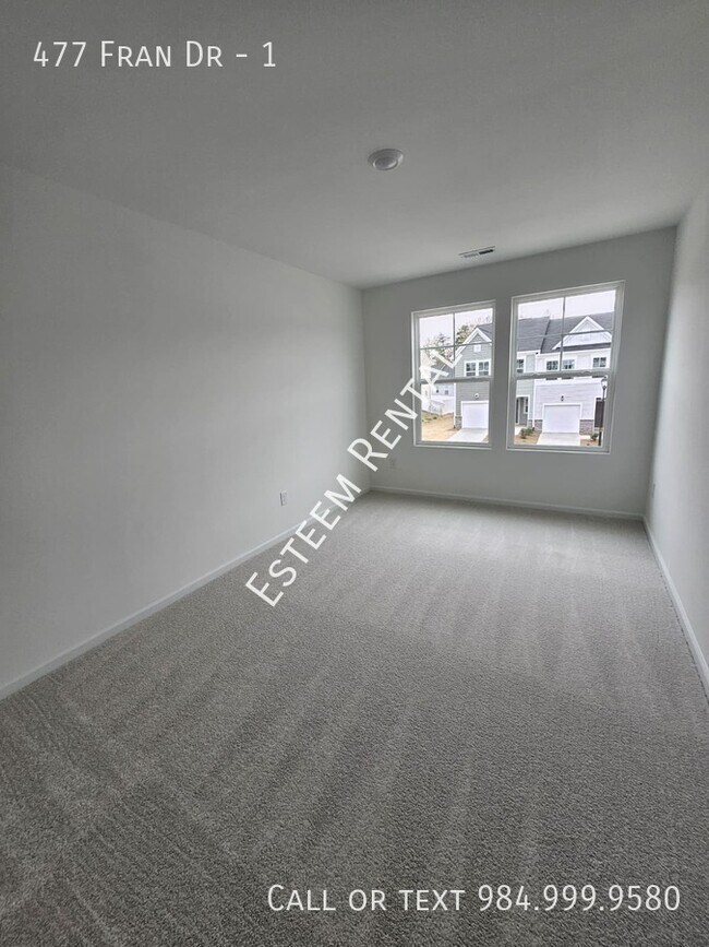 Building Photo - 477 Fran Dr