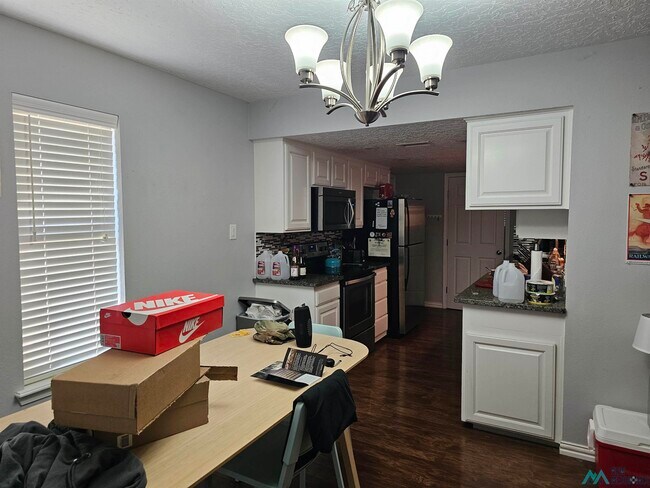 Building Photo - 3704 Ben Crenshaw Cir