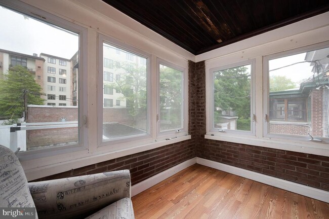 Building Photo - 1406 Lovering Ave
