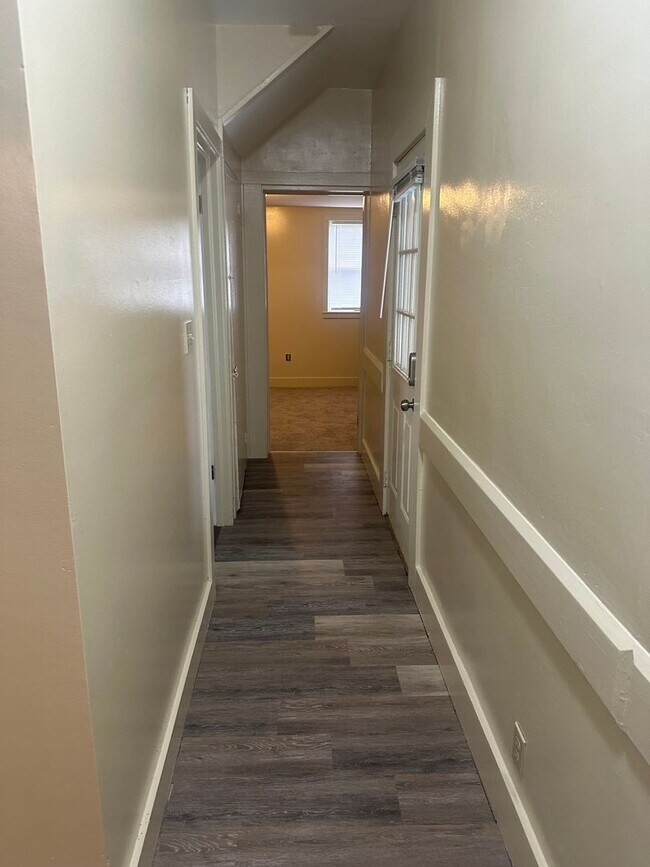 Building Photo - 226 E High St