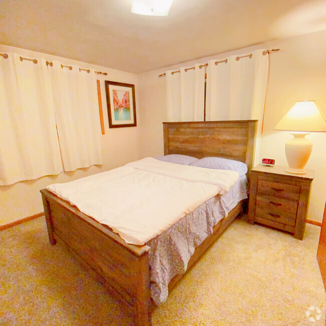 bedroom 1 - 3292 Marthas Ln