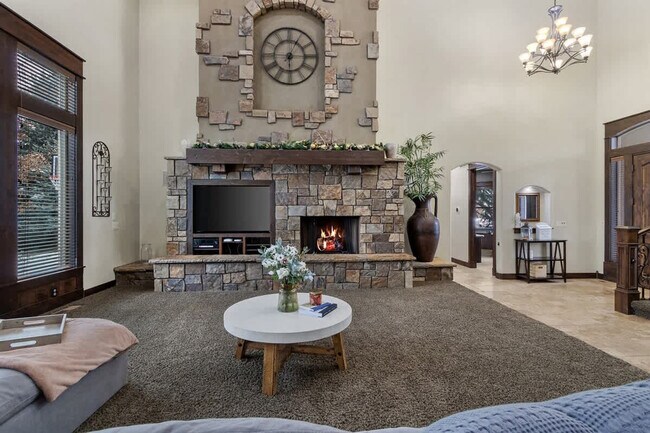 Building Photo - 5605 N Morpheus Pl