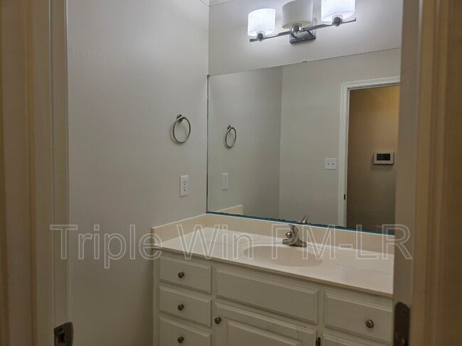 Building Photo - 12512 Woodbury Dr